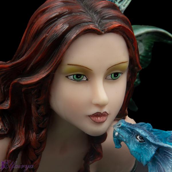 Drachenfee "Saphira" mit blauem Drachen